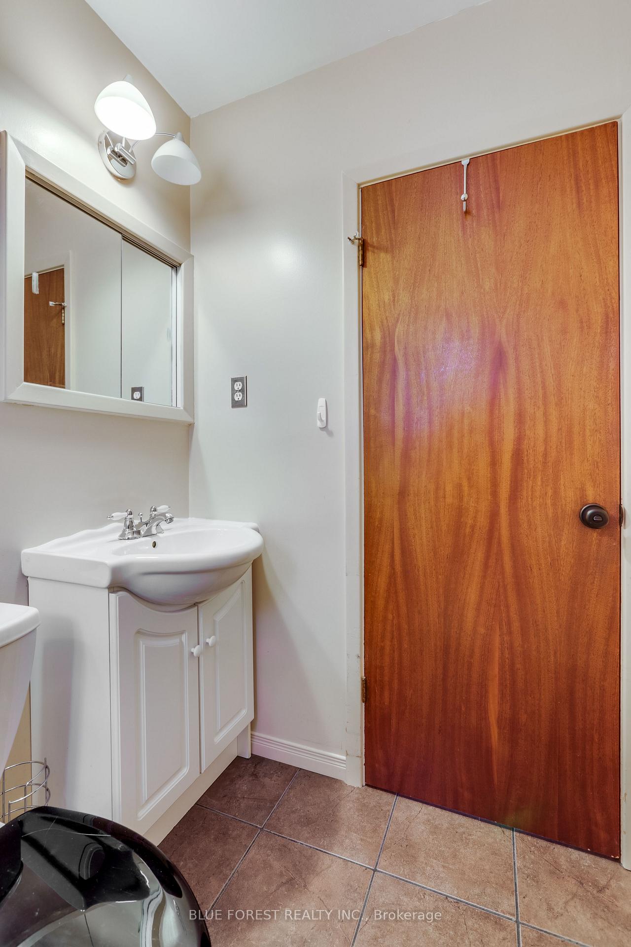 Photo 18 of 1201 Patann Drive N, London, East D — HOMEH