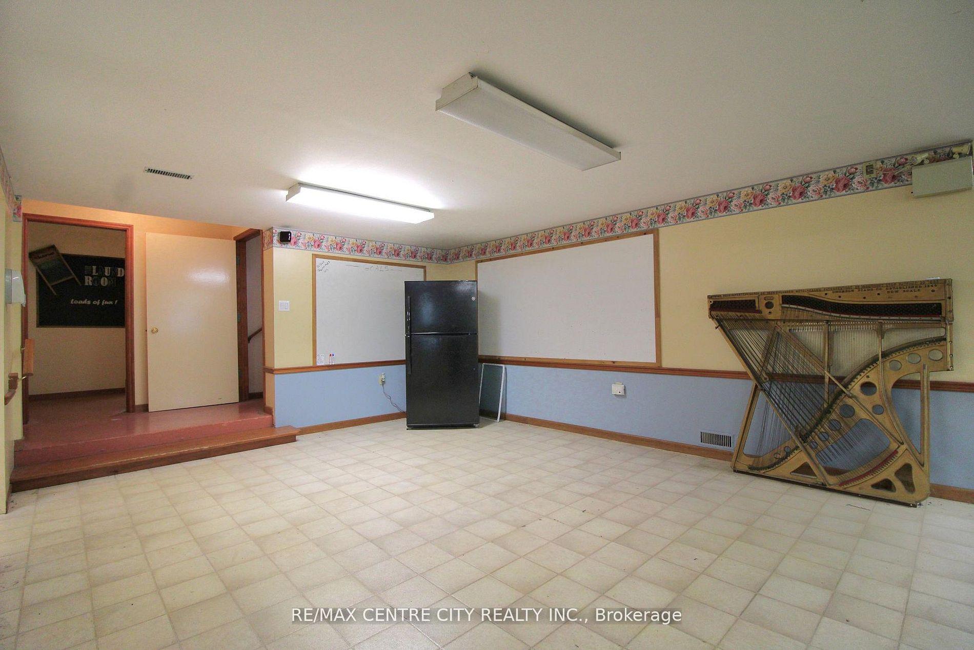 Photo 15 of 12 Chester Street, St. Thomas — HOMEH