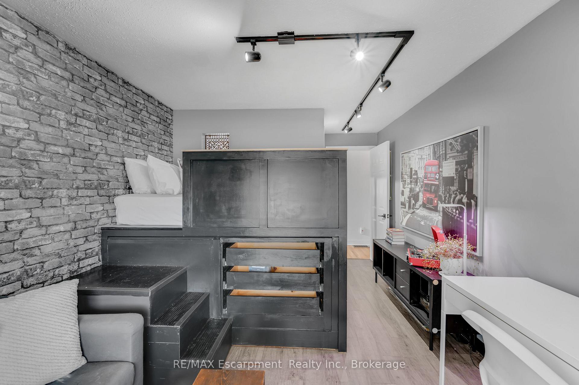 Photo 22 of 10 Goldfinch Road, Hamilton, Bruleville — HOMEH