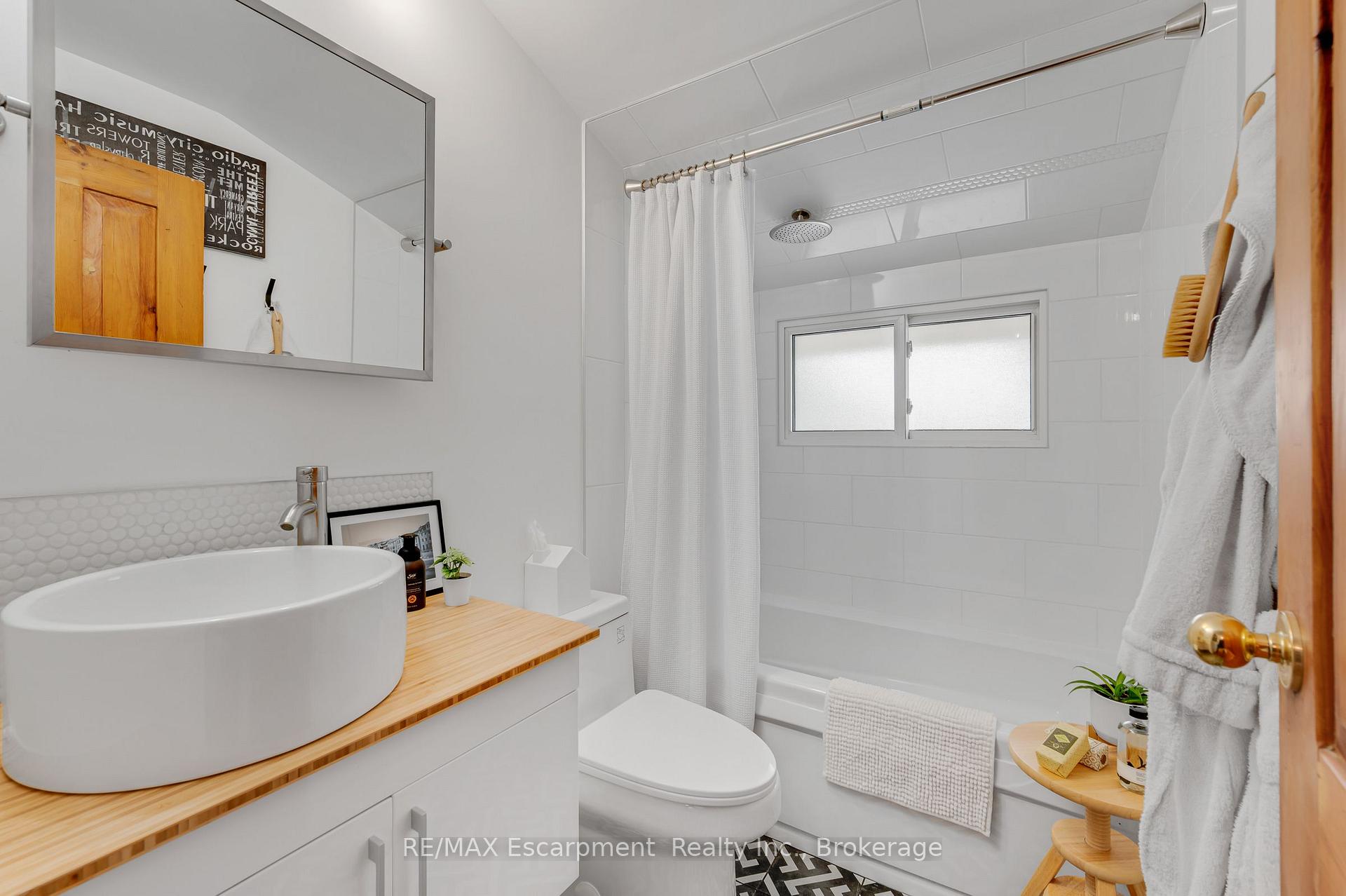 Photo 23 of 10 Goldfinch Road, Hamilton, Bruleville — HOMEH