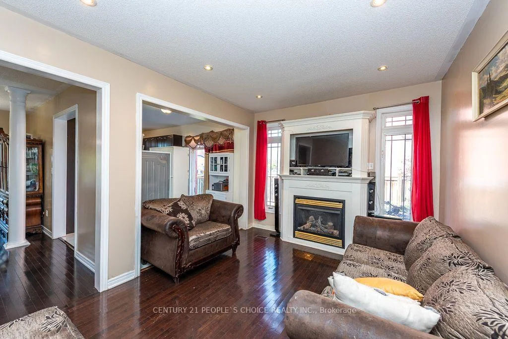 Photo 14 of 1 Bouvier Gate, Brampton, Fletcher's Meadow — HOMEH