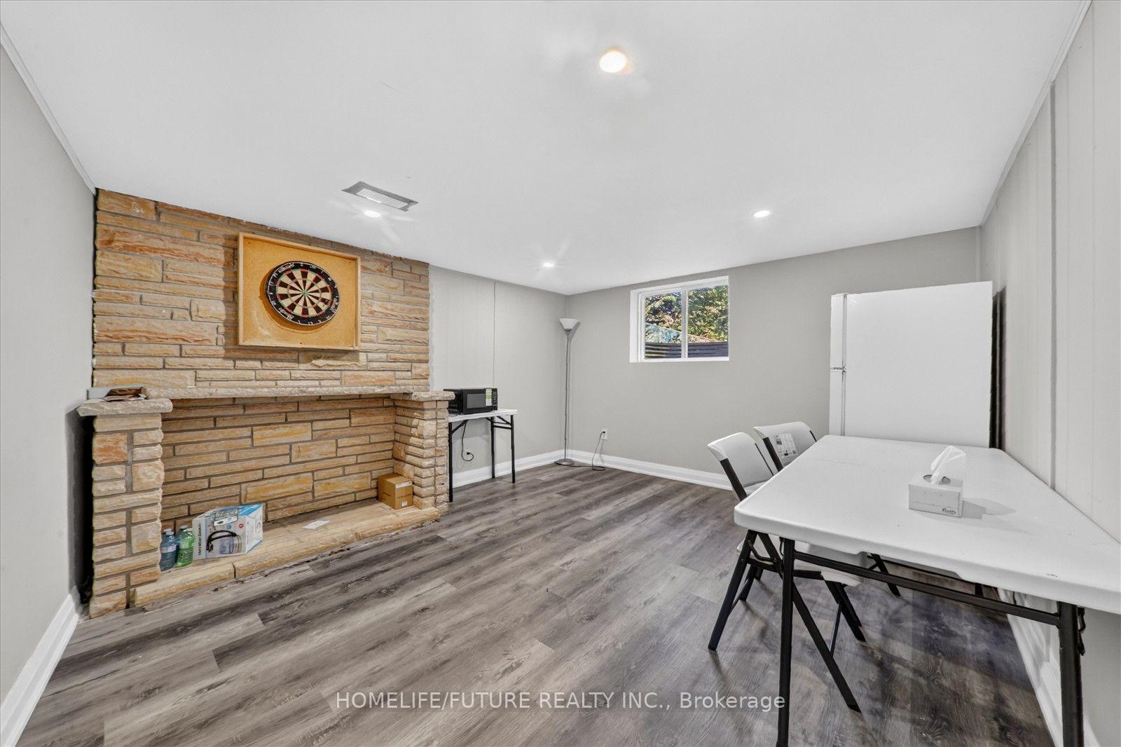 Photo 4 of 7 Cardill Crescent, Waterloo, Beechwood/University — HOMEH