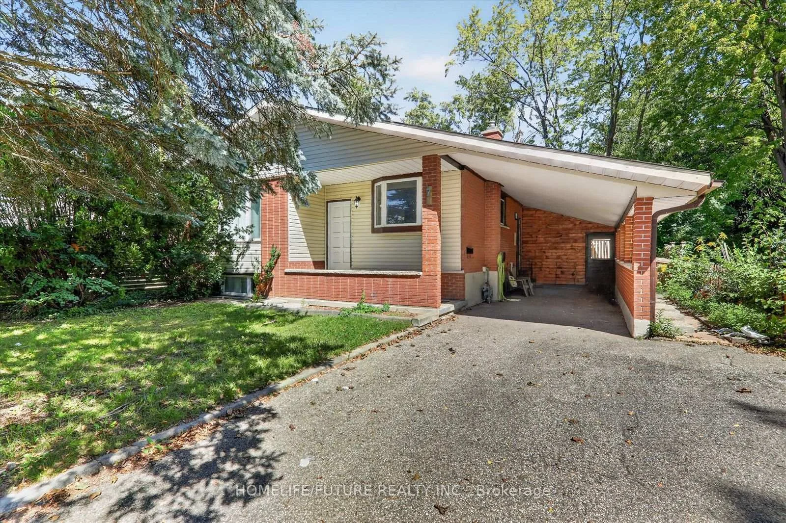 Photo 1 of Unit Room A, 7 Cardill Crescent, Waterloo, Beechwood/University — HOMEH
