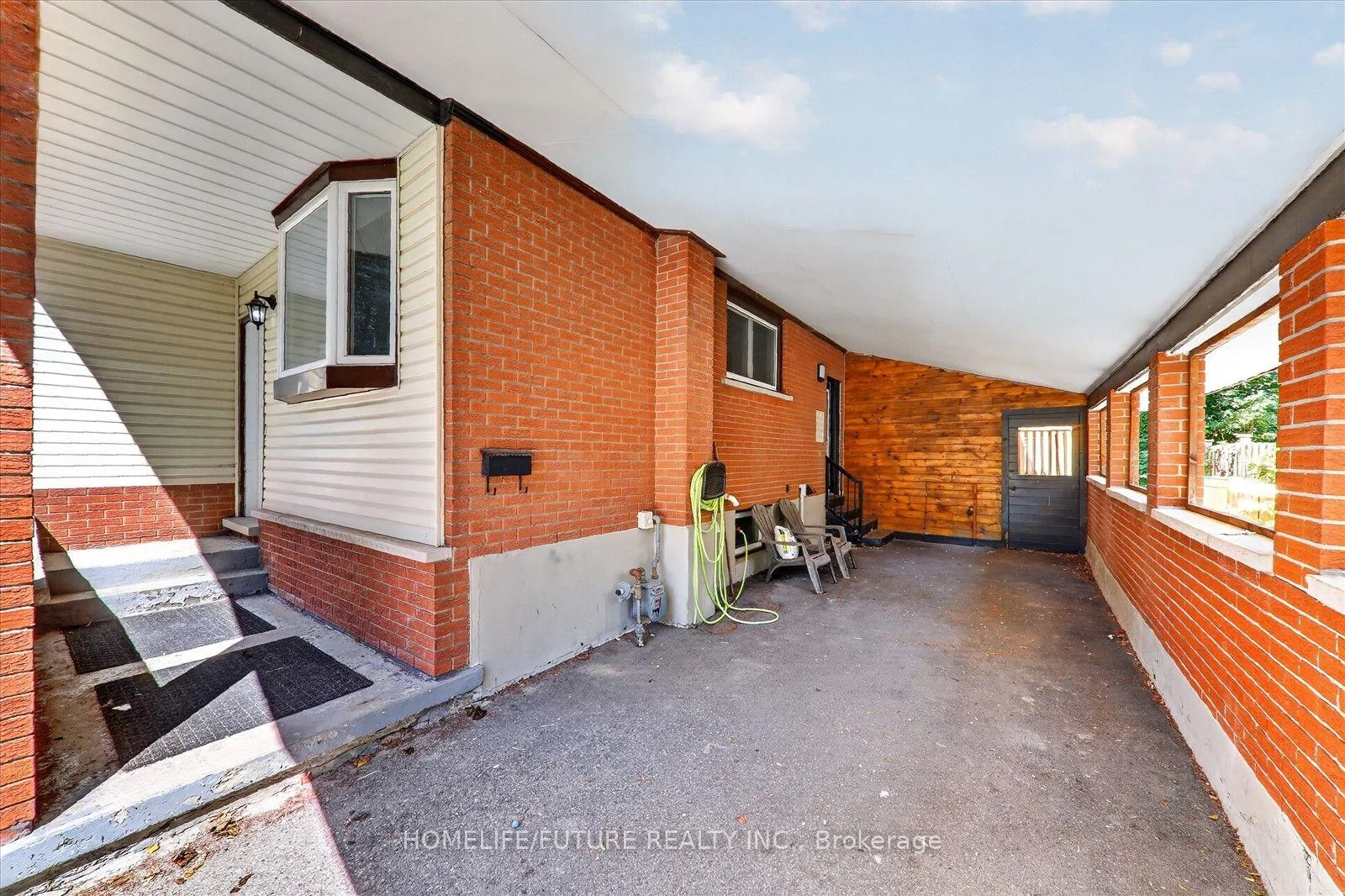 Photo 4 of Unit Room A, 7 Cardill Crescent, Waterloo, Beechwood/University — HOMEH