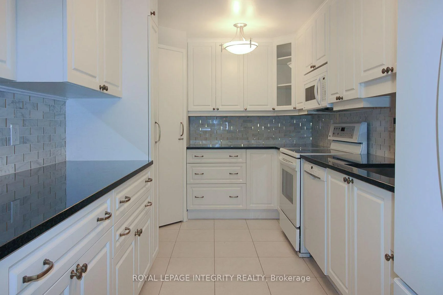 Photo 7 of Unit 29, 1080 Ormes Place, Ottawa, Convent Glen North — HOMEH