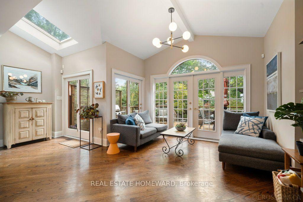 Photo 12 of 69 Walmsley Boulevard, Toronto, Yonge-St. Clair — HOMEH