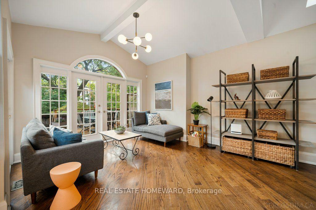 Photo 13 of 69 Walmsley Boulevard, Toronto, Yonge-St. Clair — HOMEH