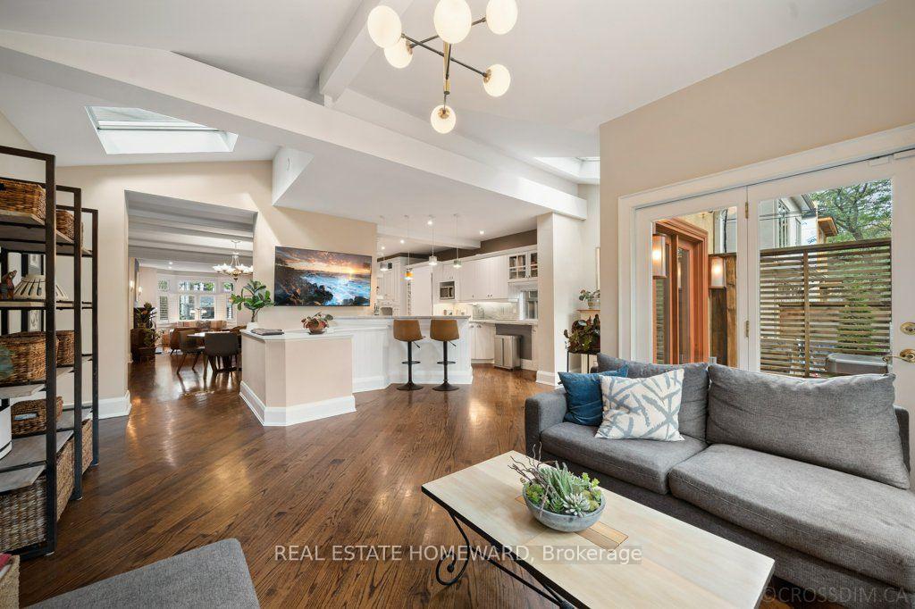 Photo 15 of 69 Walmsley Boulevard, Toronto, Yonge-St. Clair — HOMEH