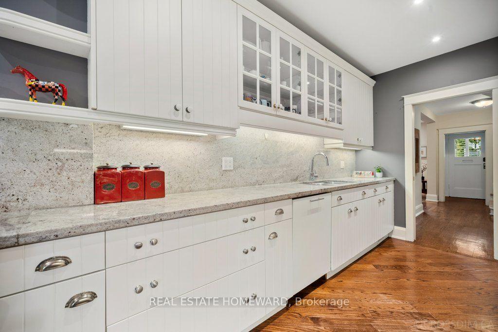 Photo 18 of 69 Walmsley Boulevard, Toronto, Yonge-St. Clair — HOMEH