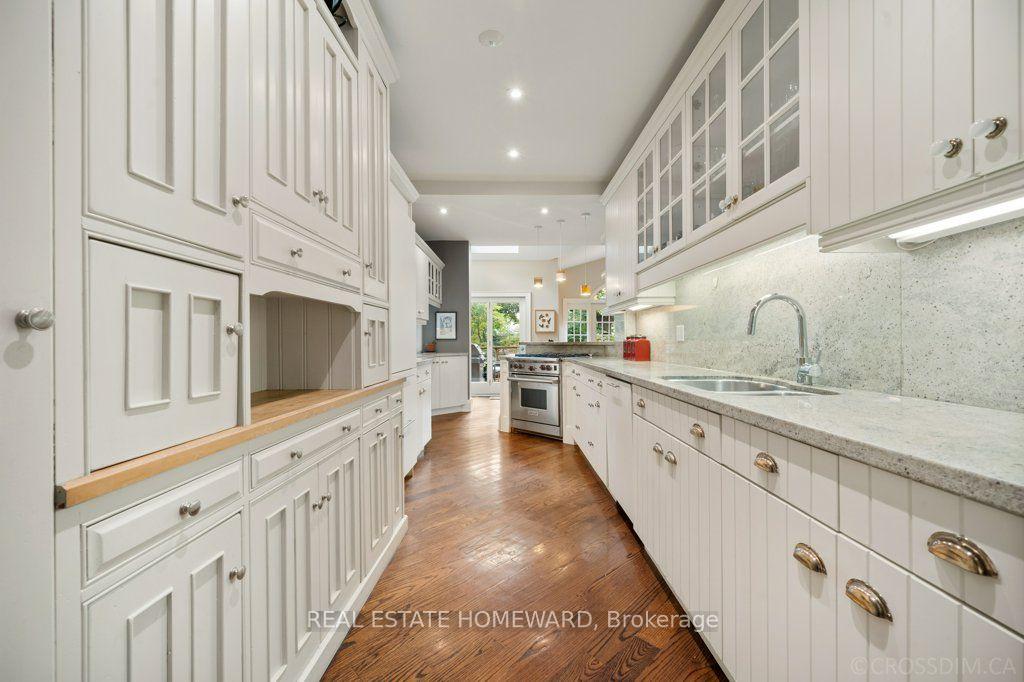 Photo 19 of 69 Walmsley Boulevard, Toronto, Yonge-St. Clair — HOMEH