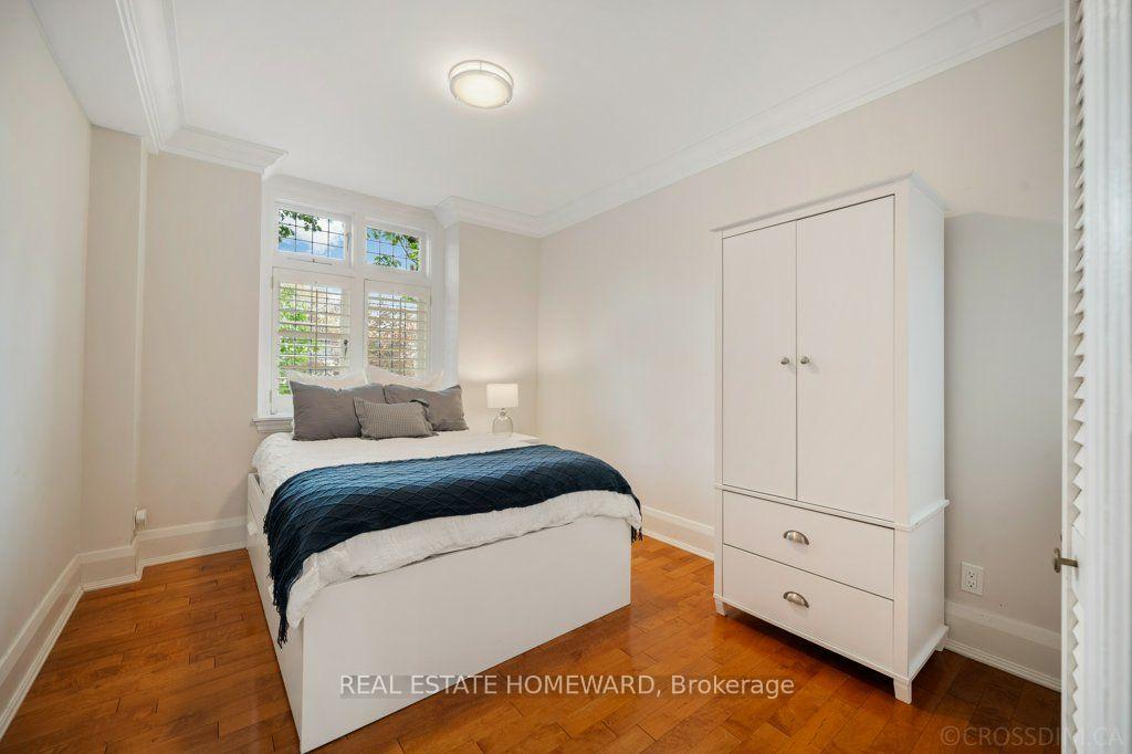 Photo 32 of 69 Walmsley Boulevard, Toronto, Yonge-St. Clair — HOMEH