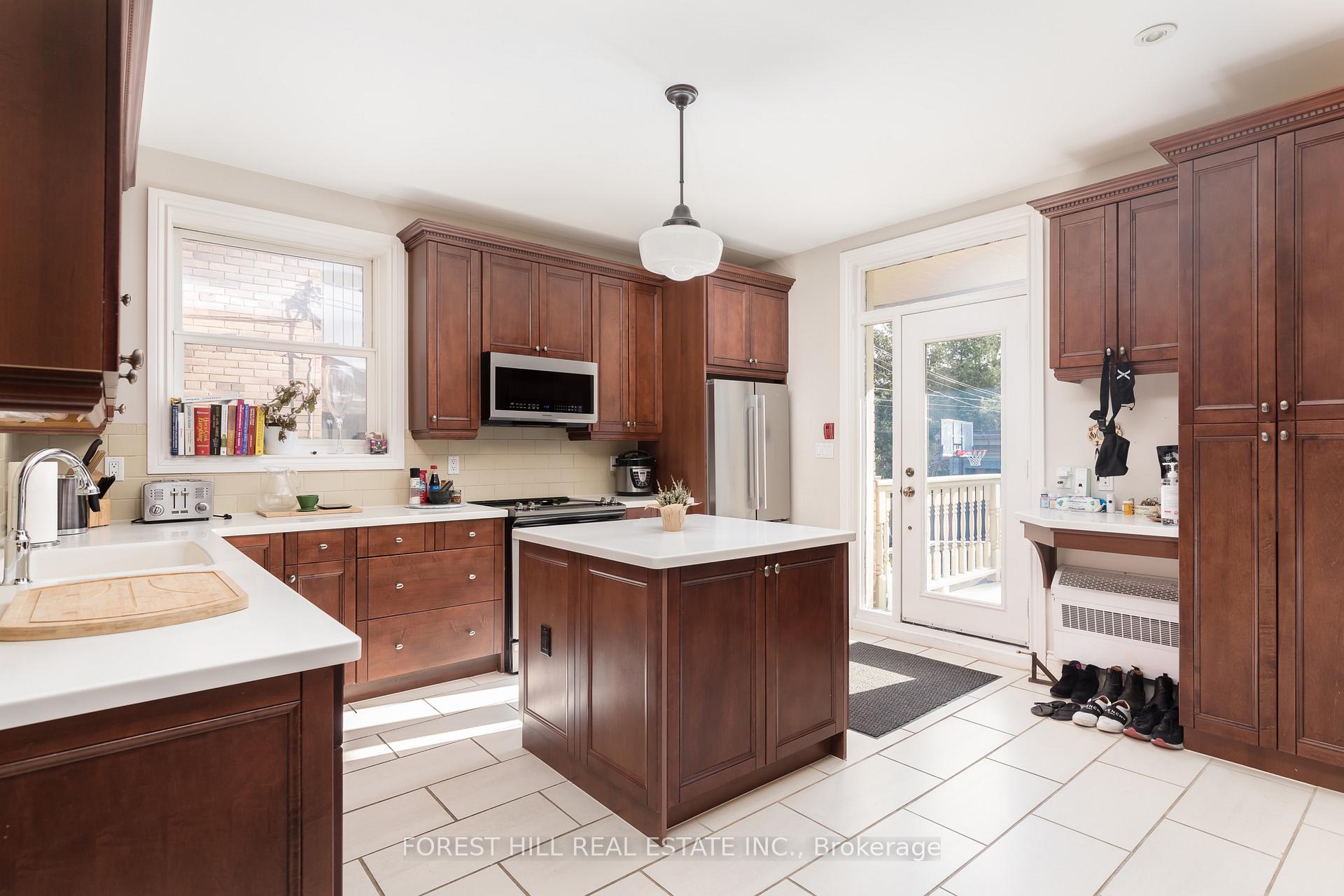 Photo 6 of 105 Balmoral Avenue, Toronto, Yonge-St. Clair — HOMEH