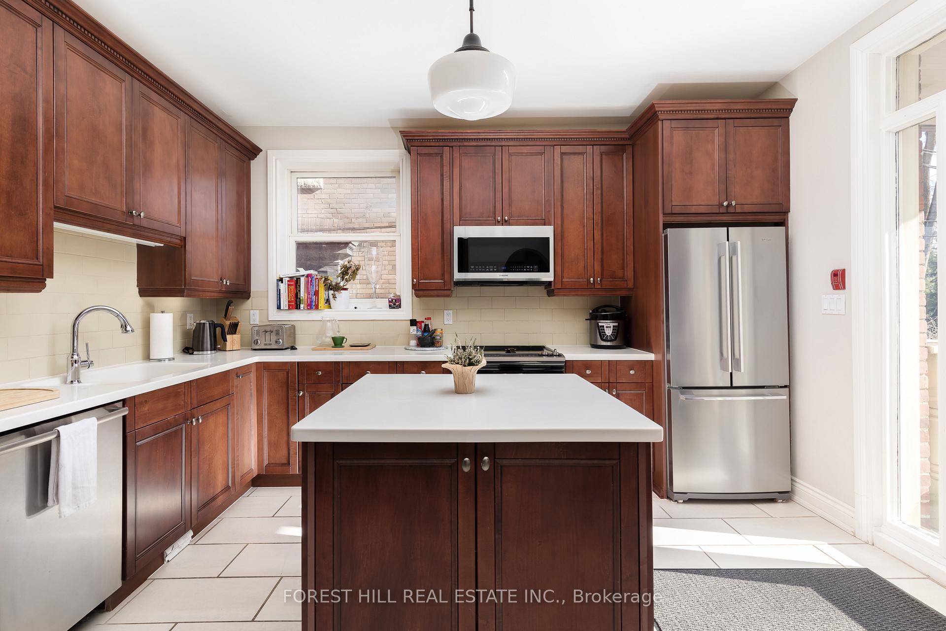 Photo 7 of 105 Balmoral Avenue, Toronto, Yonge-St. Clair — HOMEH