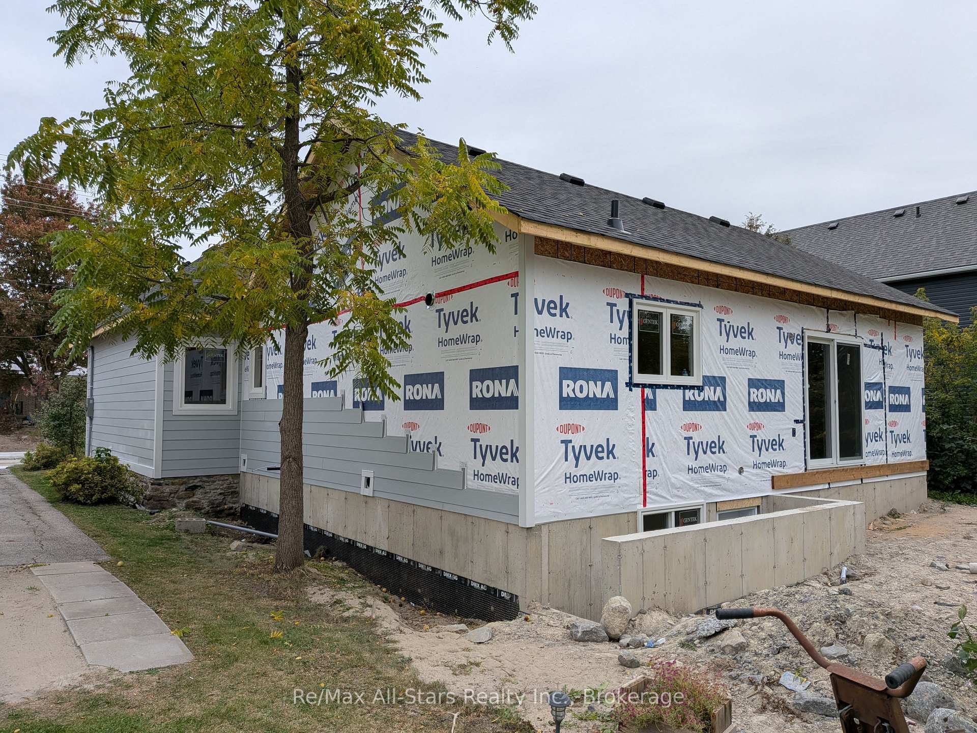 Photo 3 of 99 St Patrick Street, Kawartha Lakes, Lindsay — HOMEH