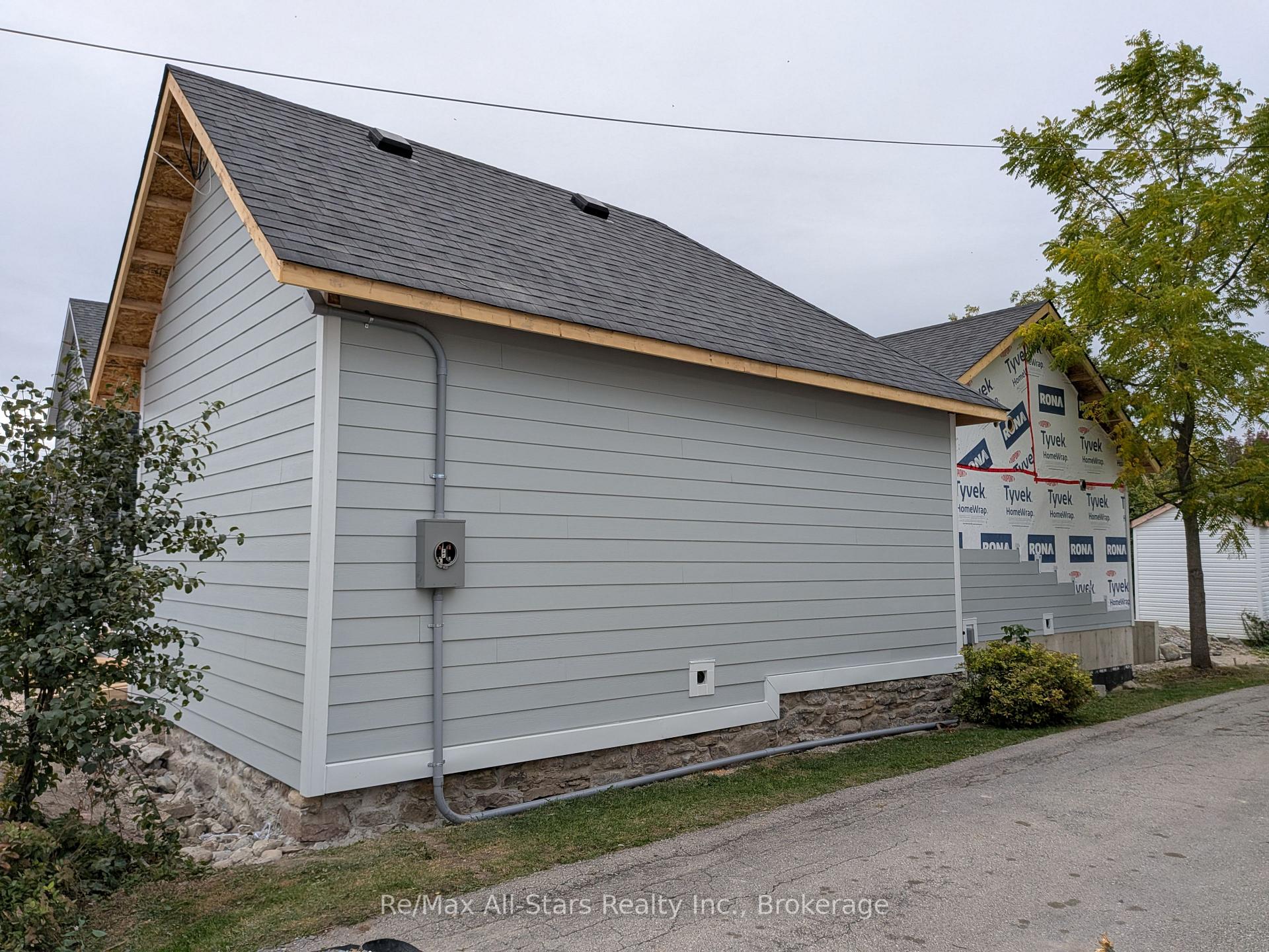 Photo 6 of 99 St Patrick Street, Kawartha Lakes, Lindsay — HOMEH