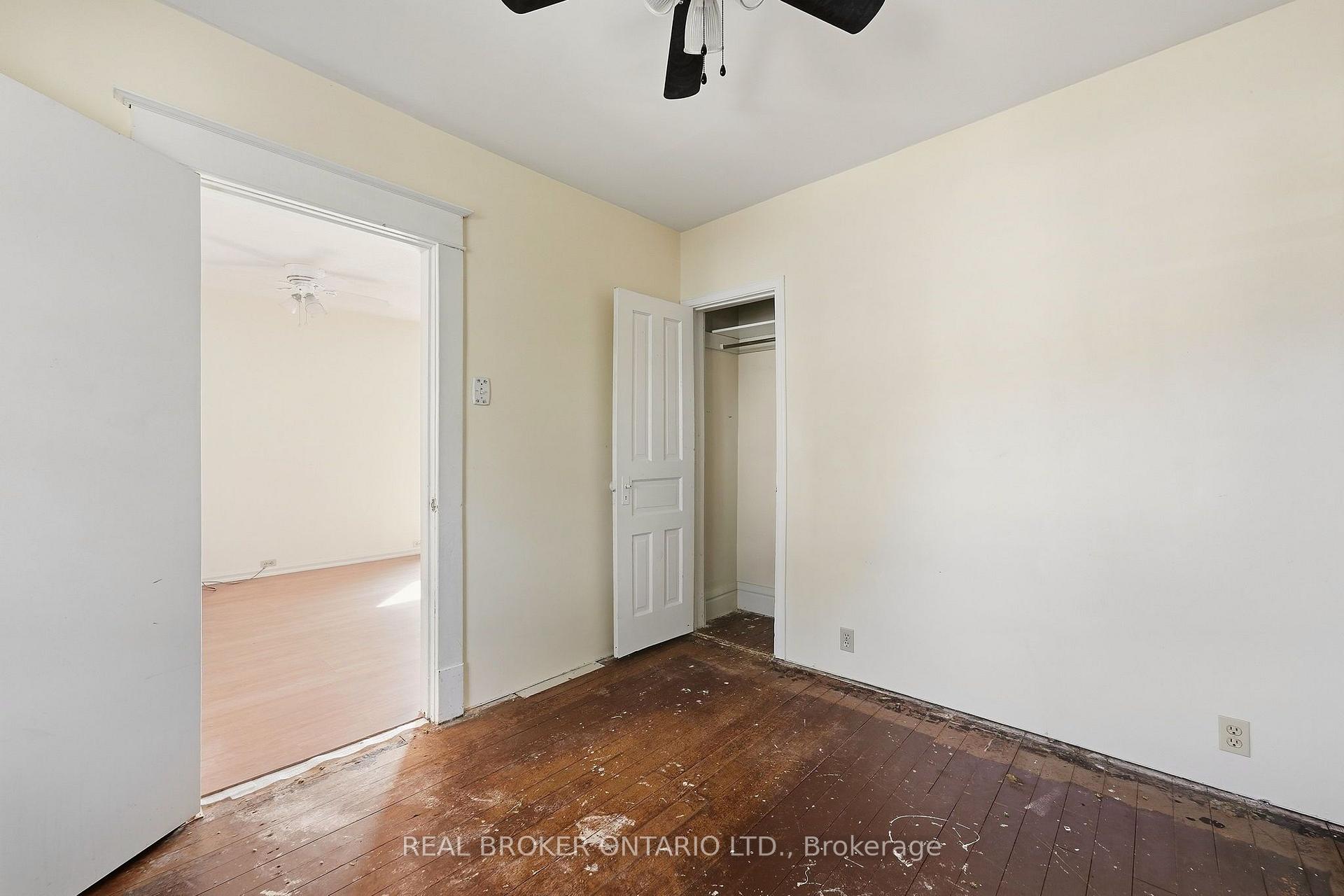 Photo 11 of 132 Grass Avenue, St. Catharines, Downtown — HOMEH