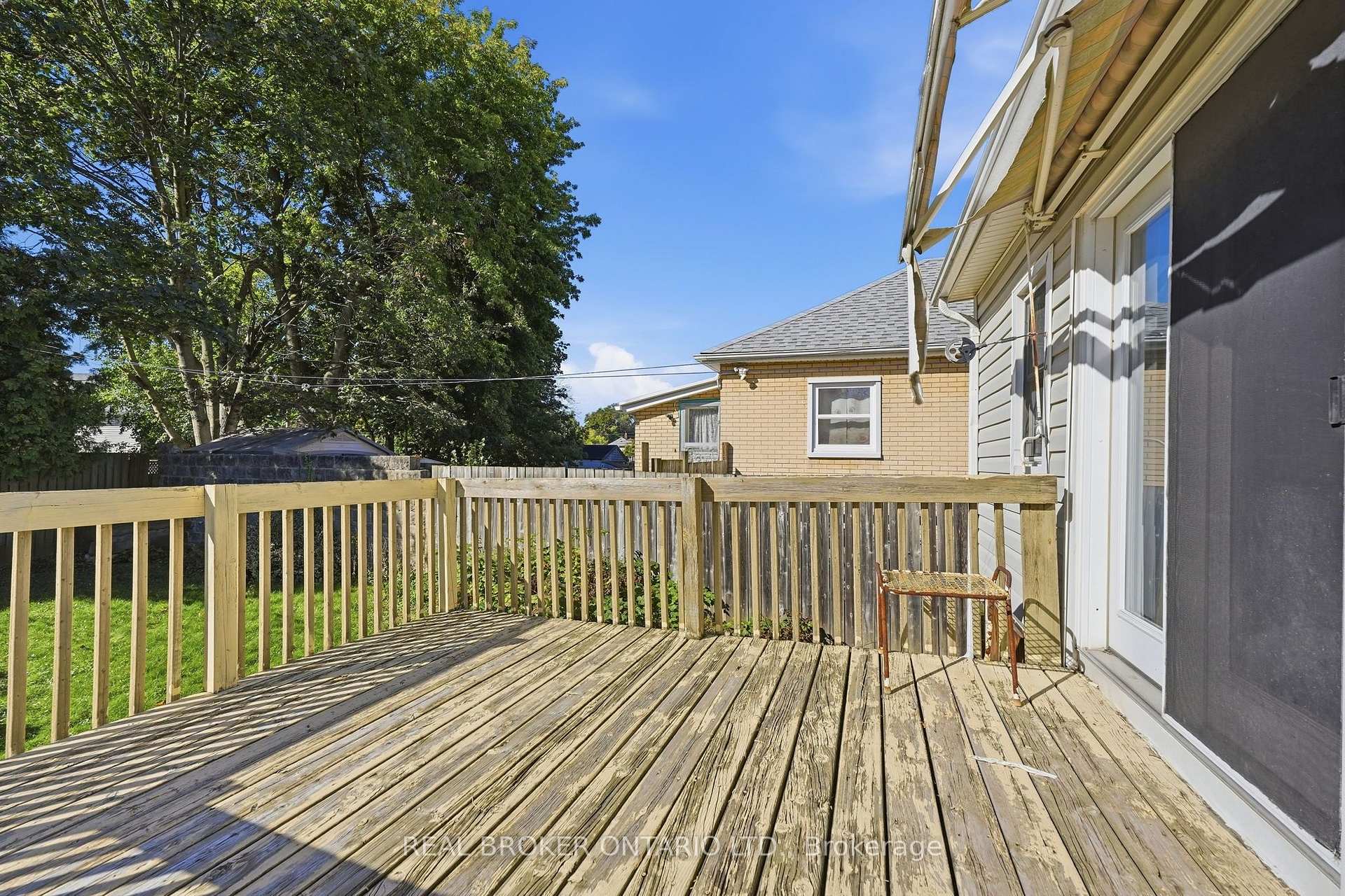 Photo 24 of 132 Grass Avenue, St. Catharines, Downtown — HOMEH