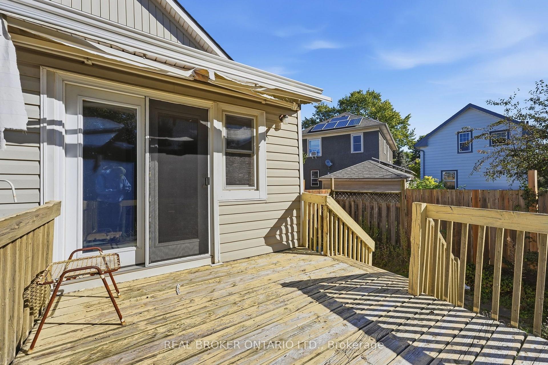 Photo 25 of 132 Grass Avenue, St. Catharines, Downtown — HOMEH