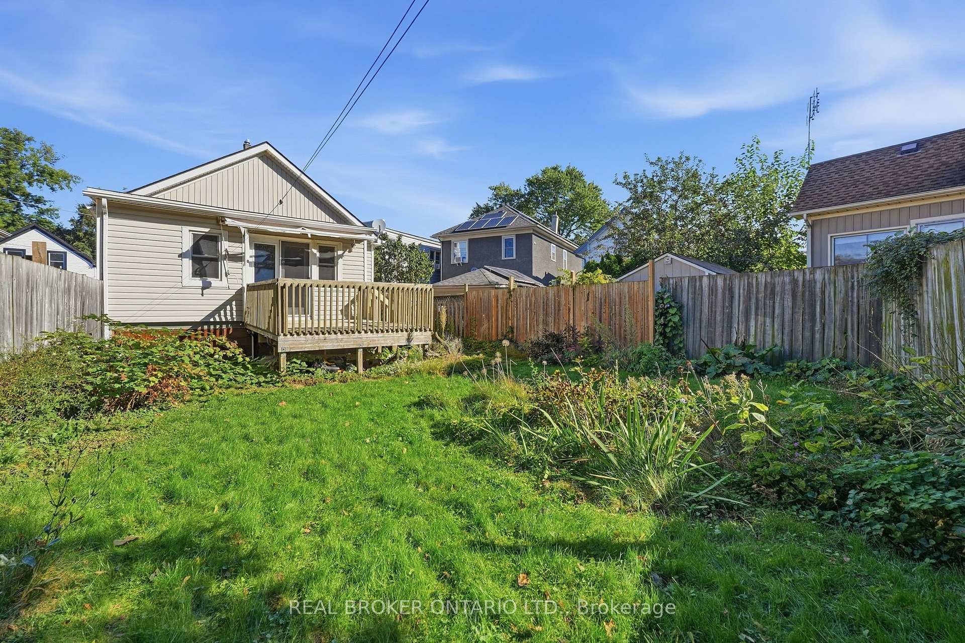 Photo 27 of 132 Grass Avenue, St. Catharines, Downtown — HOMEH