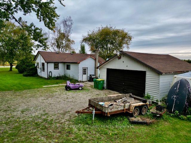 Photo 8 of 975 Concession Drive, Southwest Middlesex, Rural Southwest Middlesex — HOMEH
