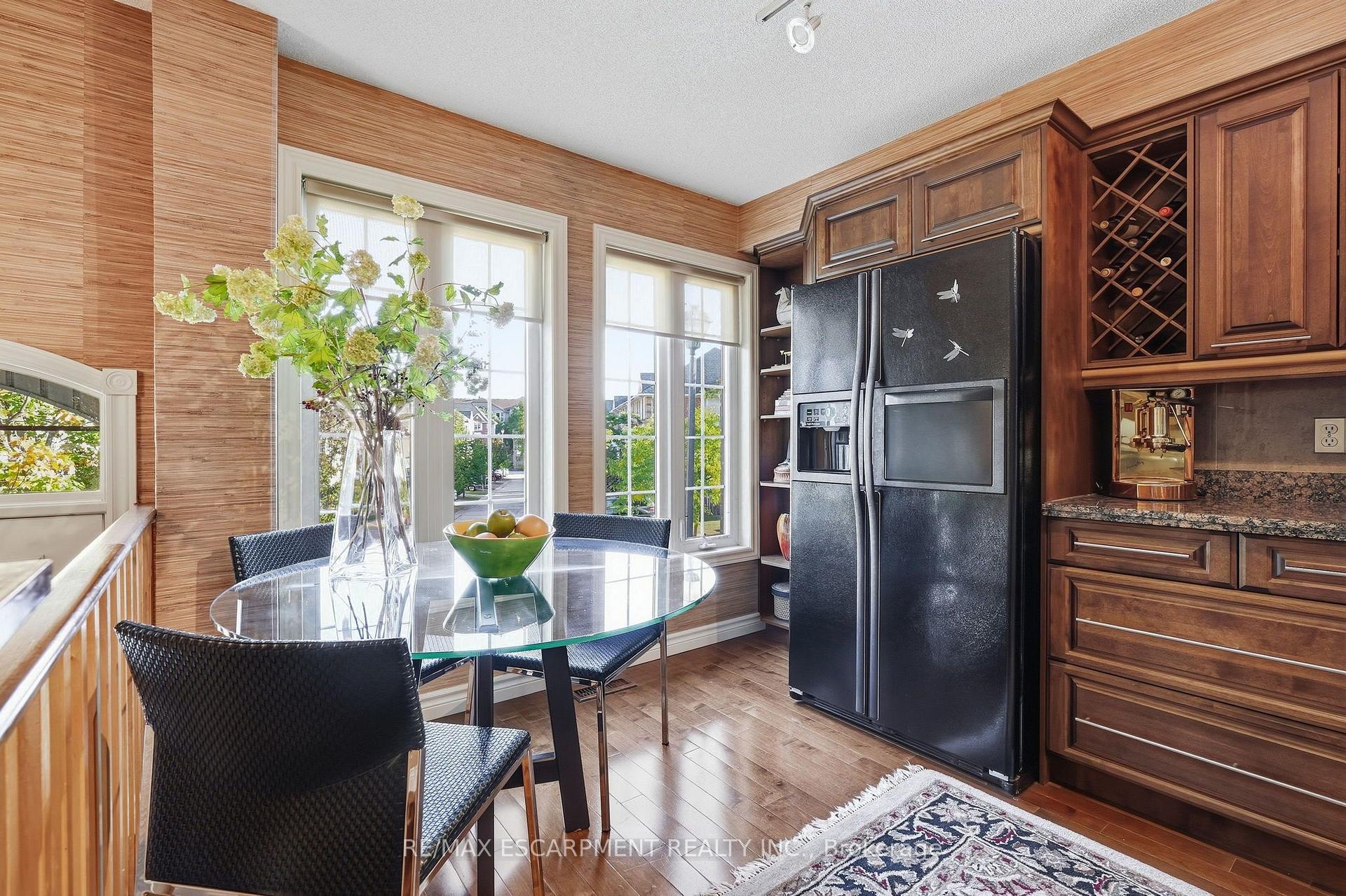 Photo 6 of Unit 52, 3480 Upper Middle Road, Burlington, Palmer — HOMEH