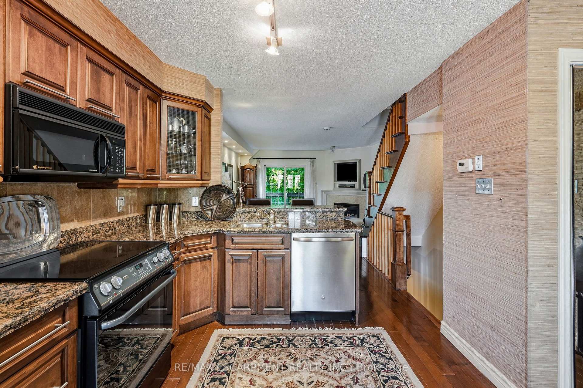 Photo 10 of Unit 52, 3480 Upper Middle Road, Burlington, Palmer — HOMEH