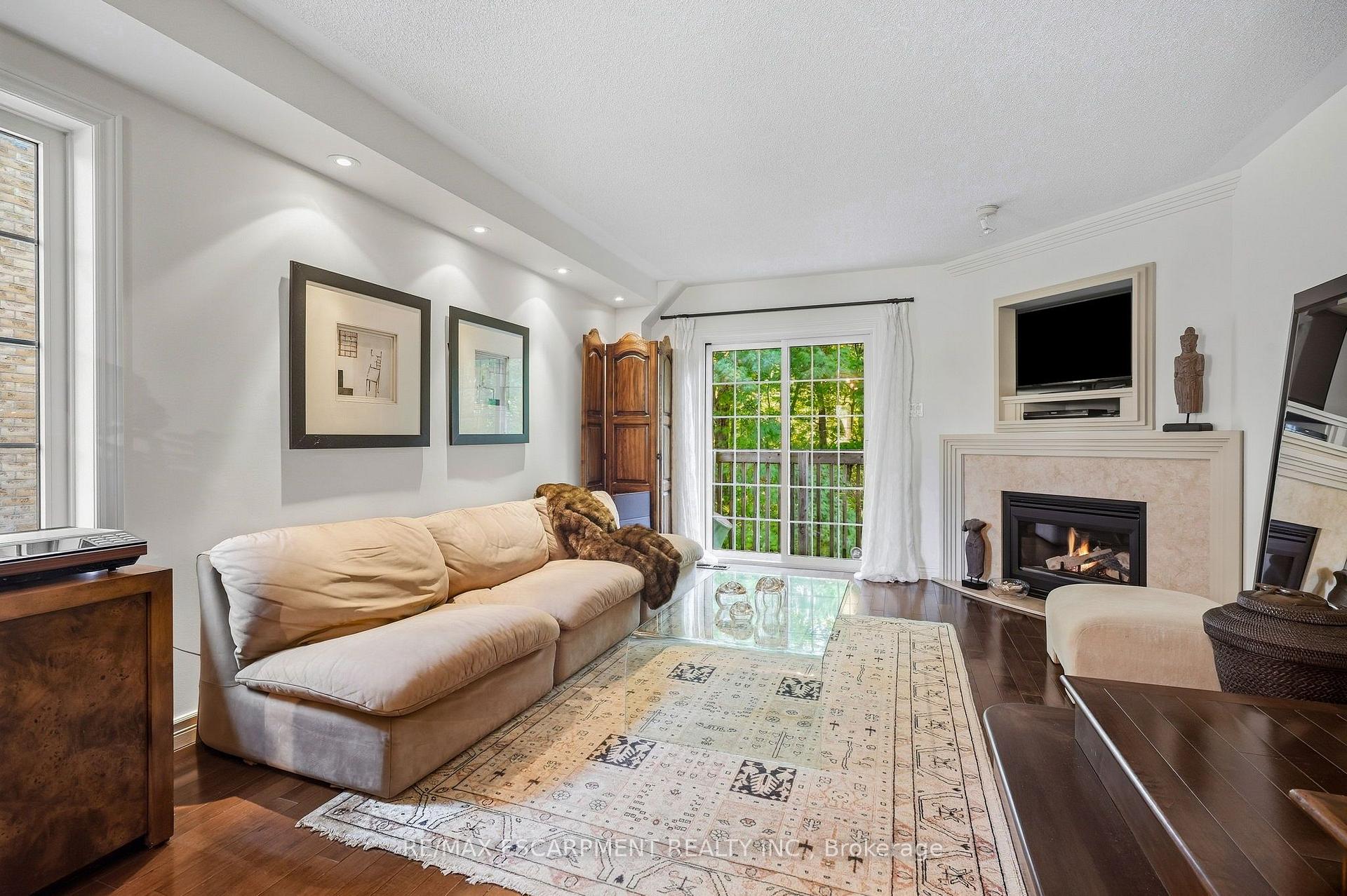Photo 18 of Unit 52, 3480 Upper Middle Road, Burlington, Palmer — HOMEH