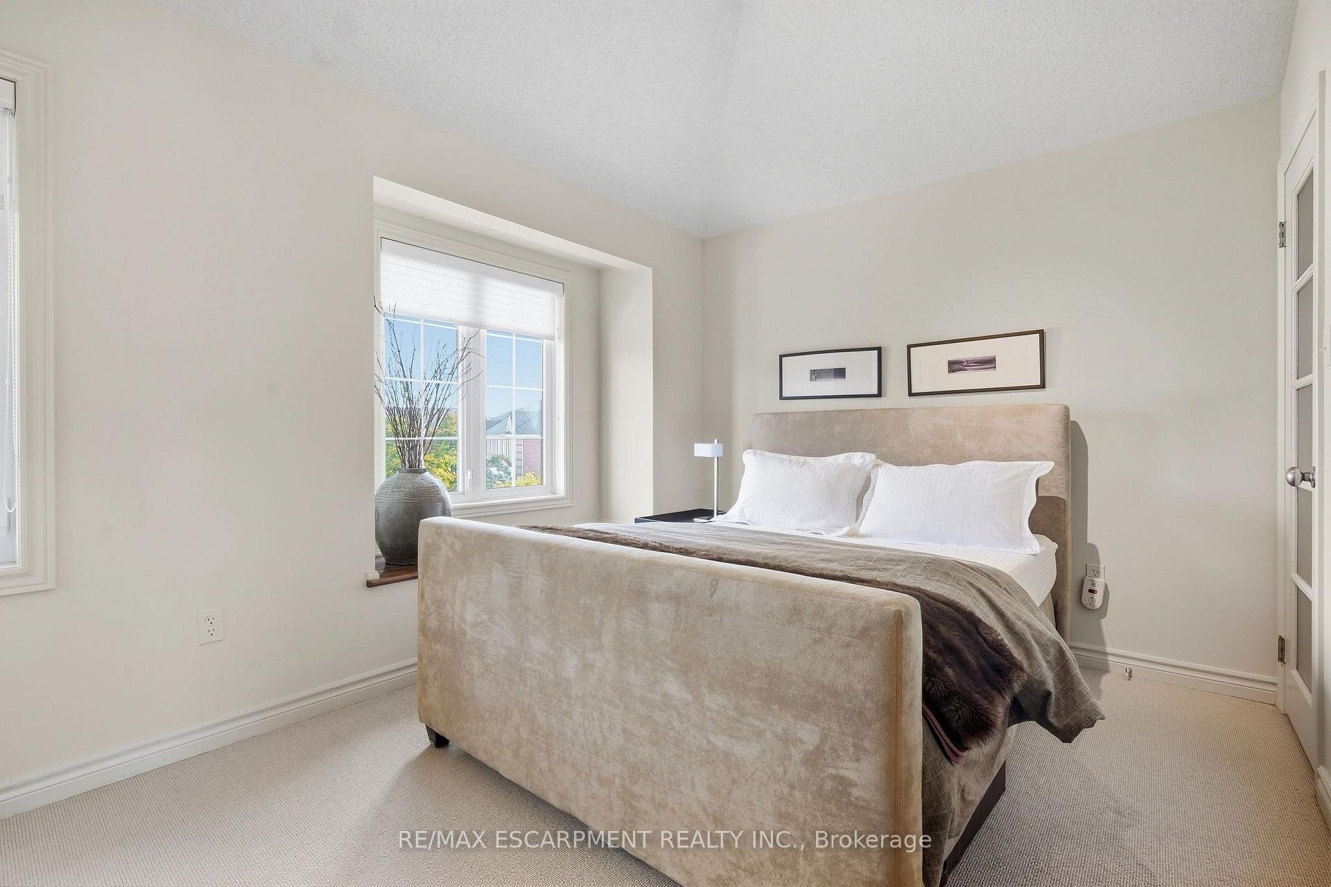 Photo 32 of Unit 52, 3480 Upper Middle Road, Burlington, Palmer — HOMEH