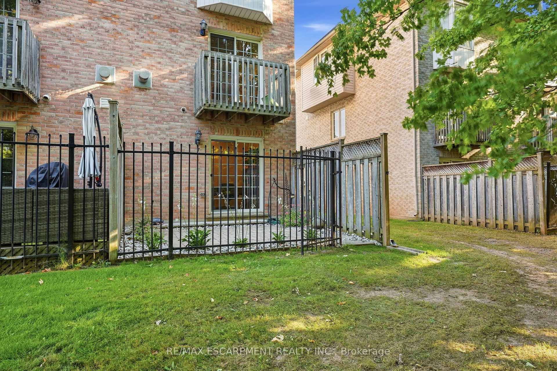 Photo 48 of Unit 52, 3480 Upper Middle Road, Burlington, Palmer — HOMEH