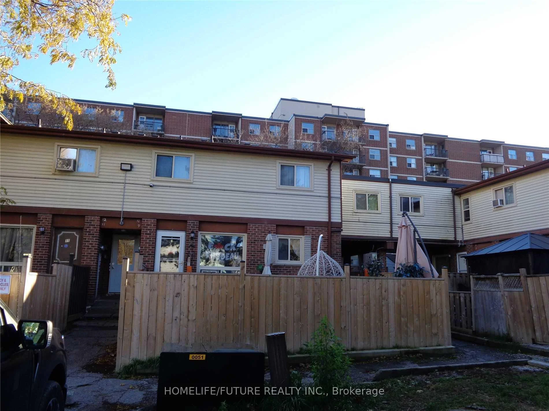 Photo 2 of Unit 24, 255 Porter Street, Oshawa, Lakeview — HOMEH