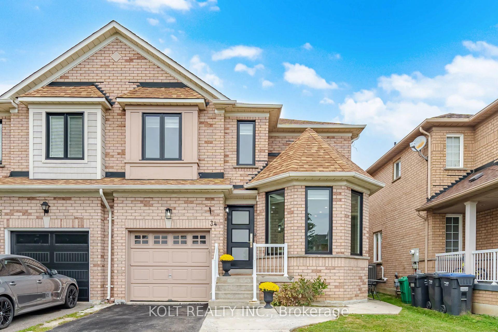 Photo 2 of 34 Saddleback Square, Brampton, Fletcher's Creek Village — HOMEH