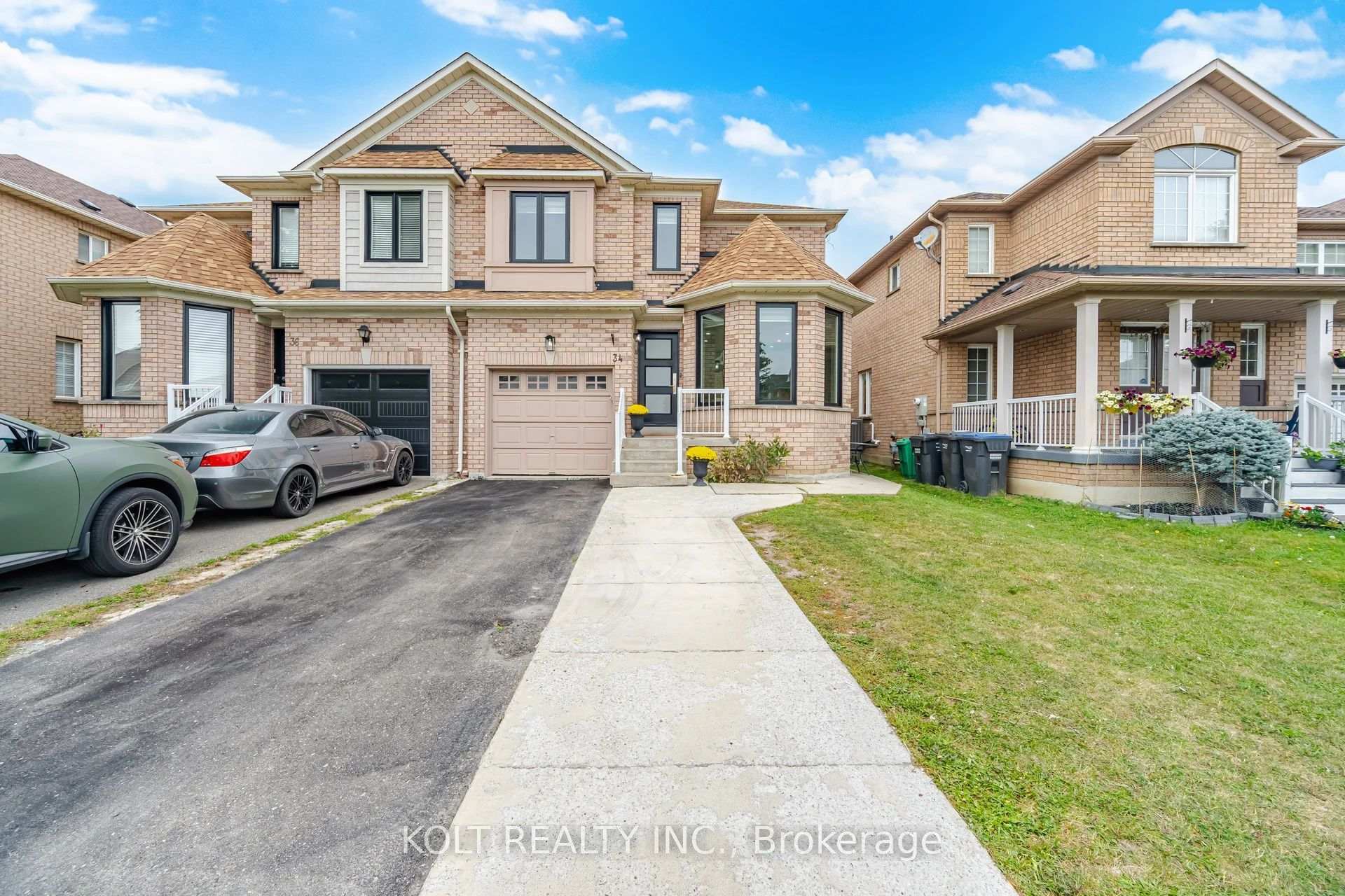 Photo 3 of 34 Saddleback Square, Brampton, Fletcher's Creek Village — HOMEH
