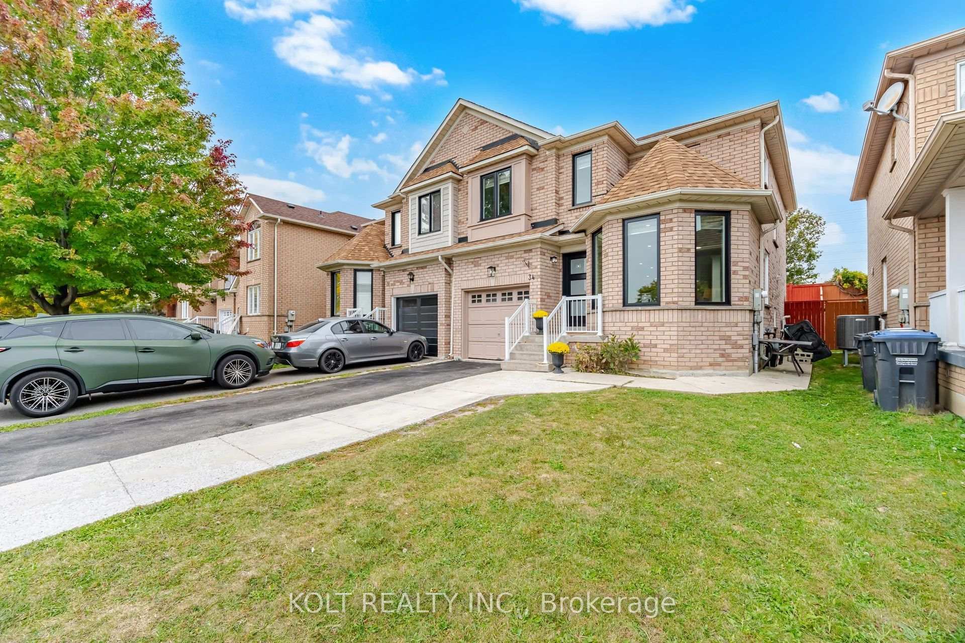 Photo 4 of 34 Saddleback Square, Brampton, Fletcher's Creek Village — HOMEH