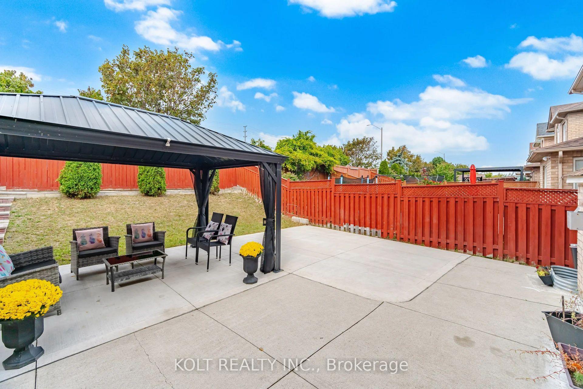 Photo 39 of 34 Saddleback Square, Brampton, Fletcher's Creek Village — HOMEH