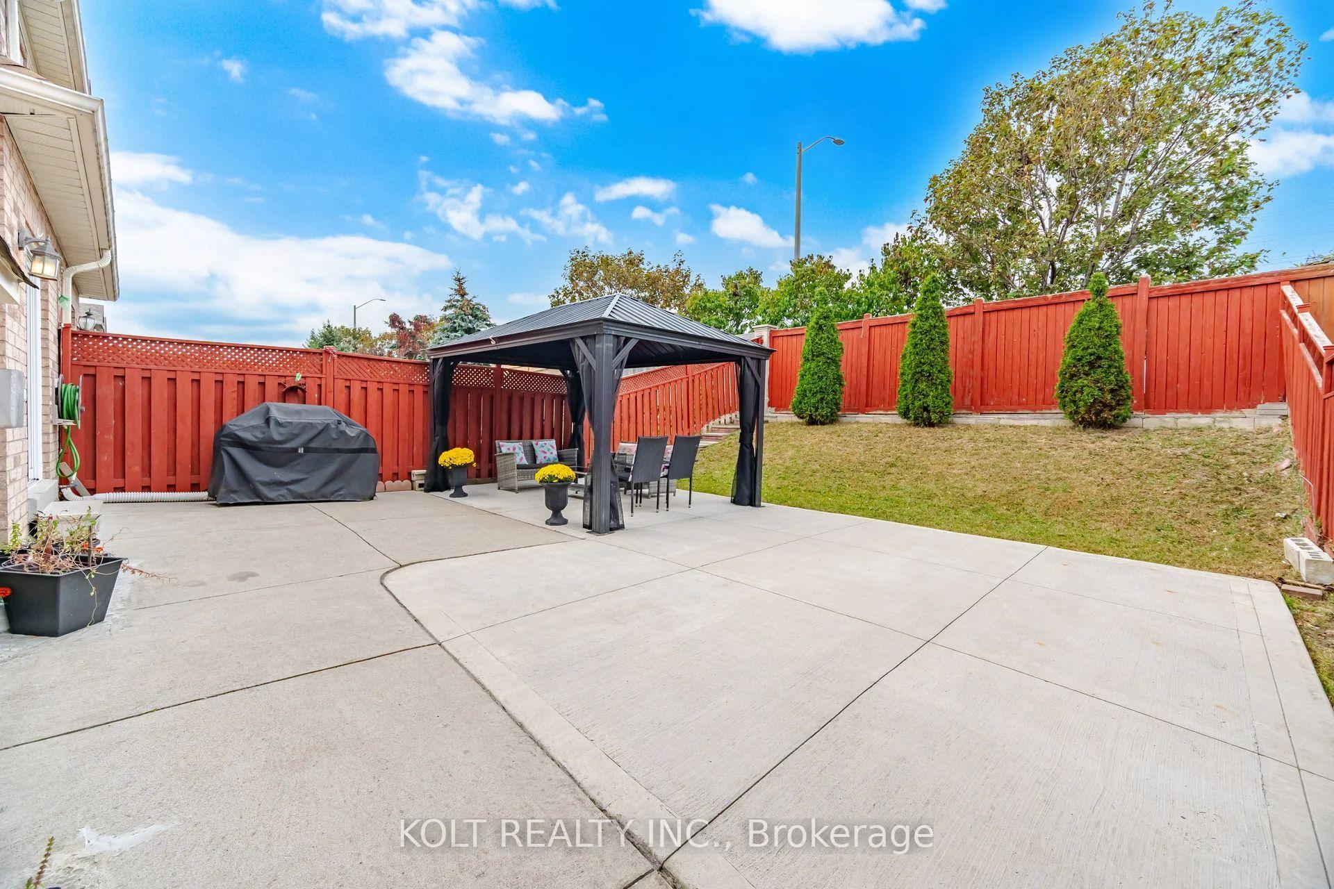 Photo 40 of 34 Saddleback Square, Brampton, Fletcher's Creek Village — HOMEH