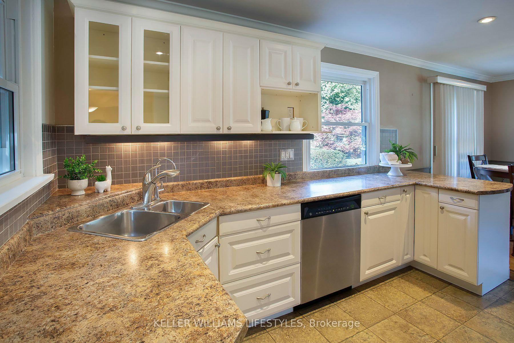 Photo 10 of 155 Trowbridge Avenue, London, South D — HOMEH