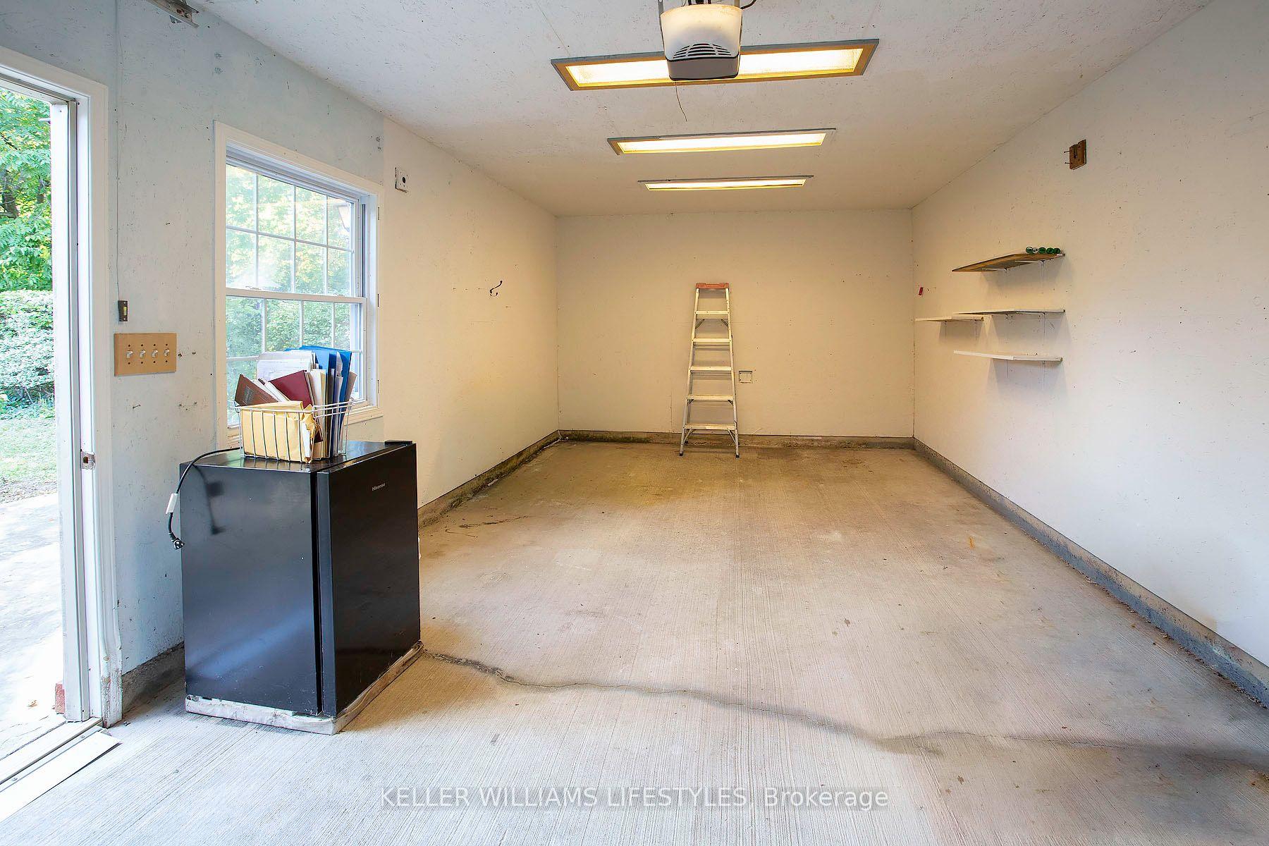 Photo 35 of 155 Trowbridge Avenue, London, South D — HOMEH