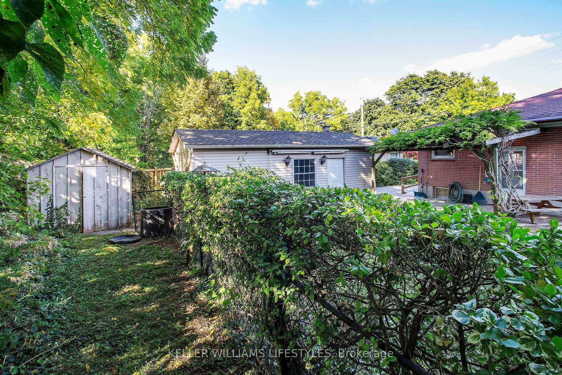 Photo 39 of 155 Trowbridge Avenue, London, South D — HOMEH