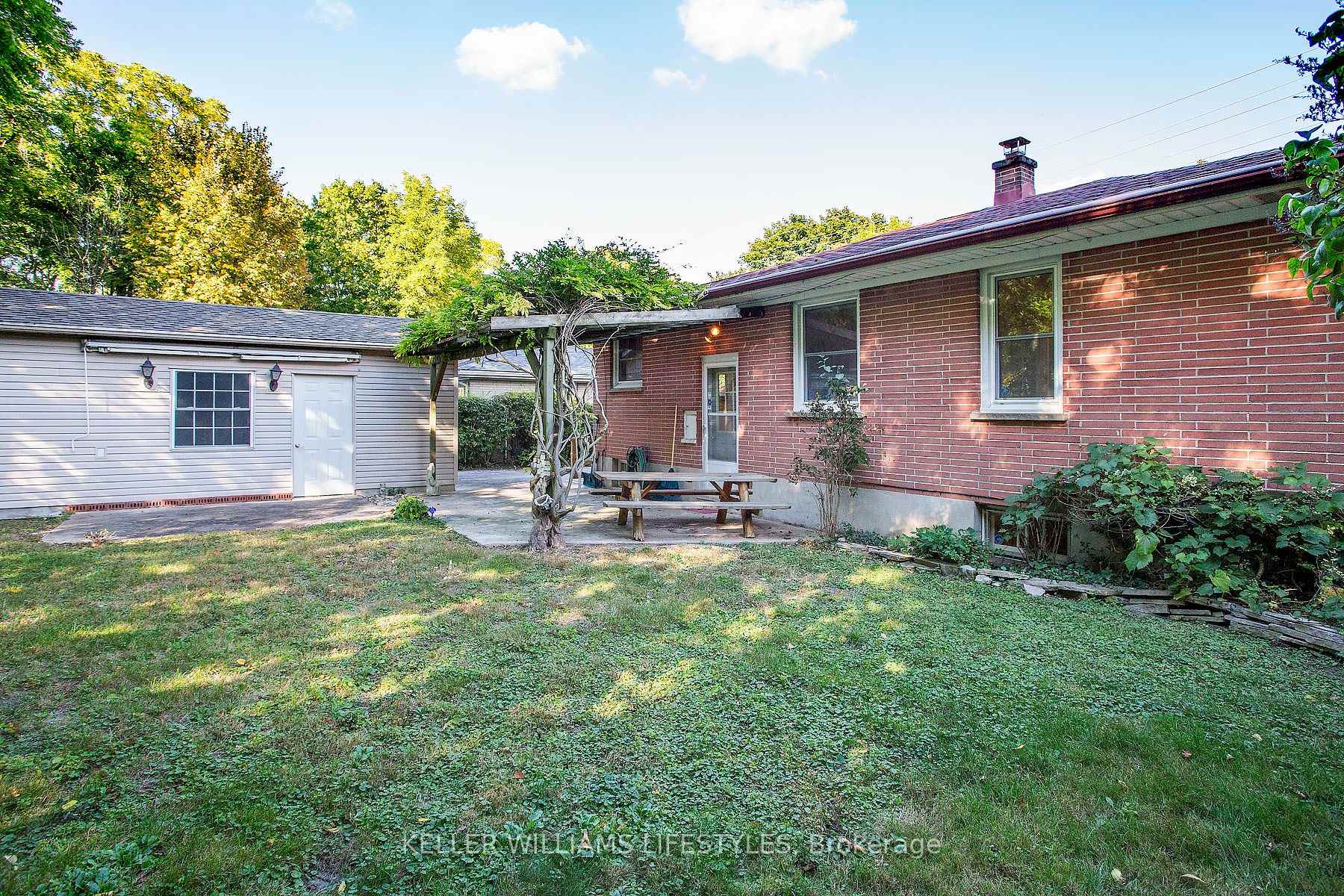 Photo 40 of 155 Trowbridge Avenue, London, South D — HOMEH