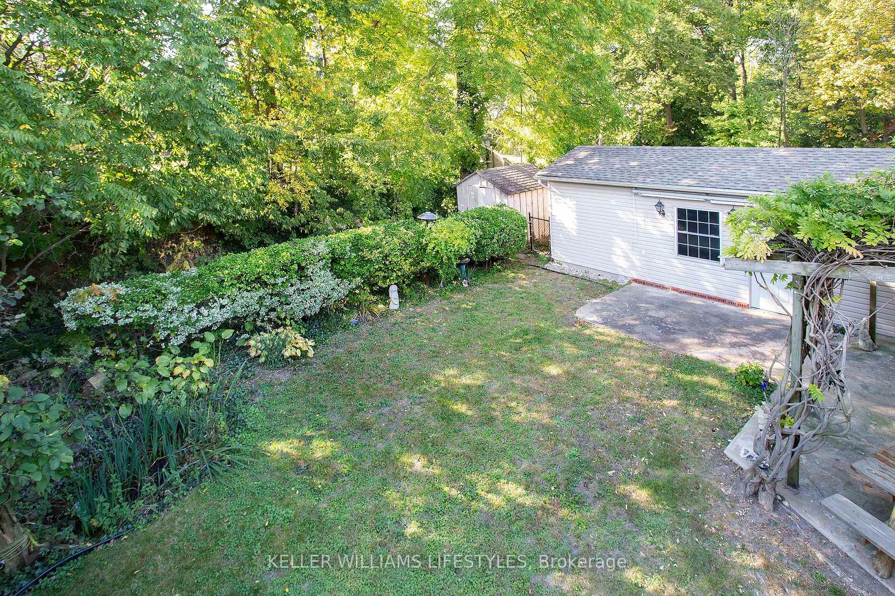 Photo 41 of 155 Trowbridge Avenue, London, South D — HOMEH