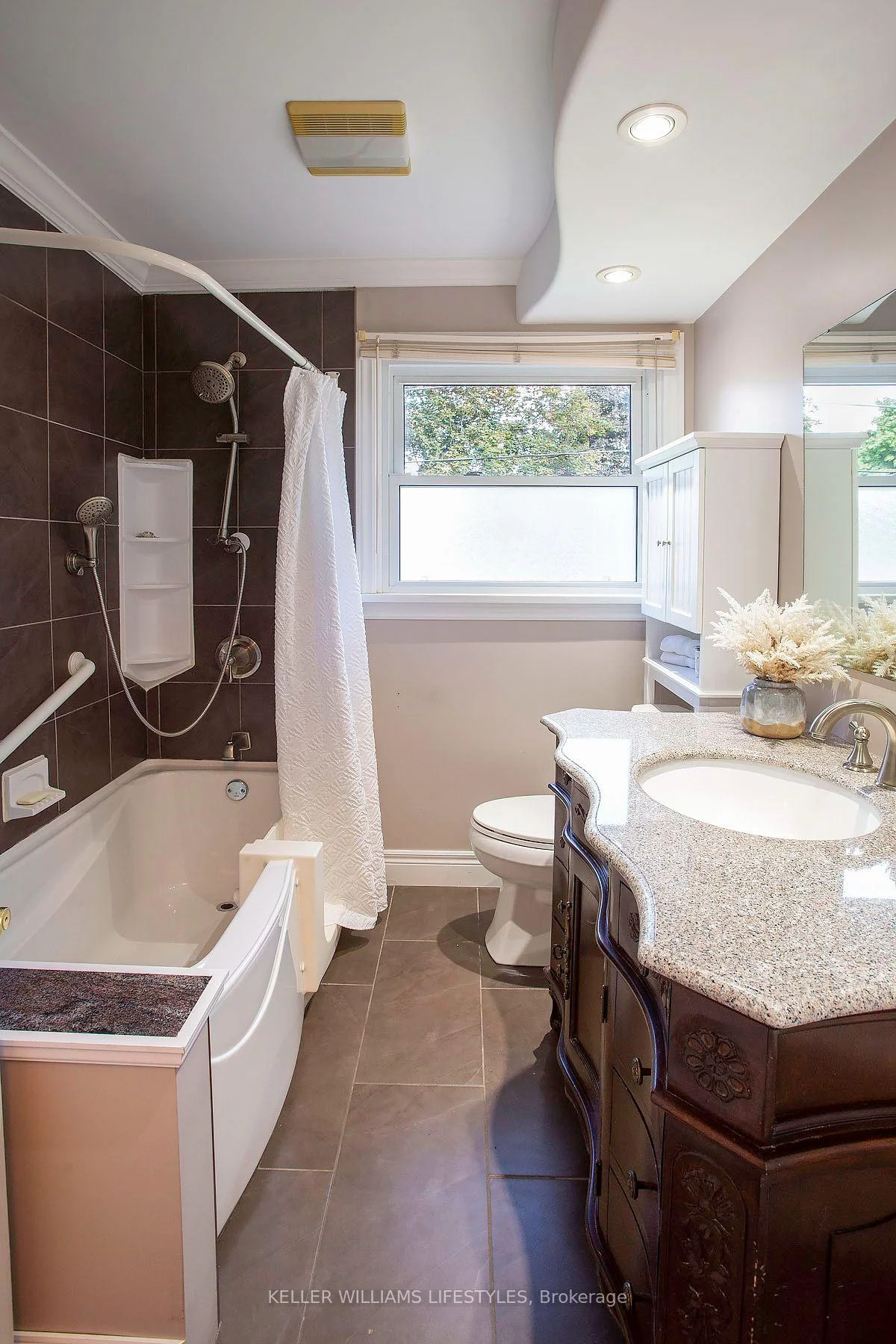 Photo 22 of 155 Trowbridge Avenue, London, South D — HOMEH