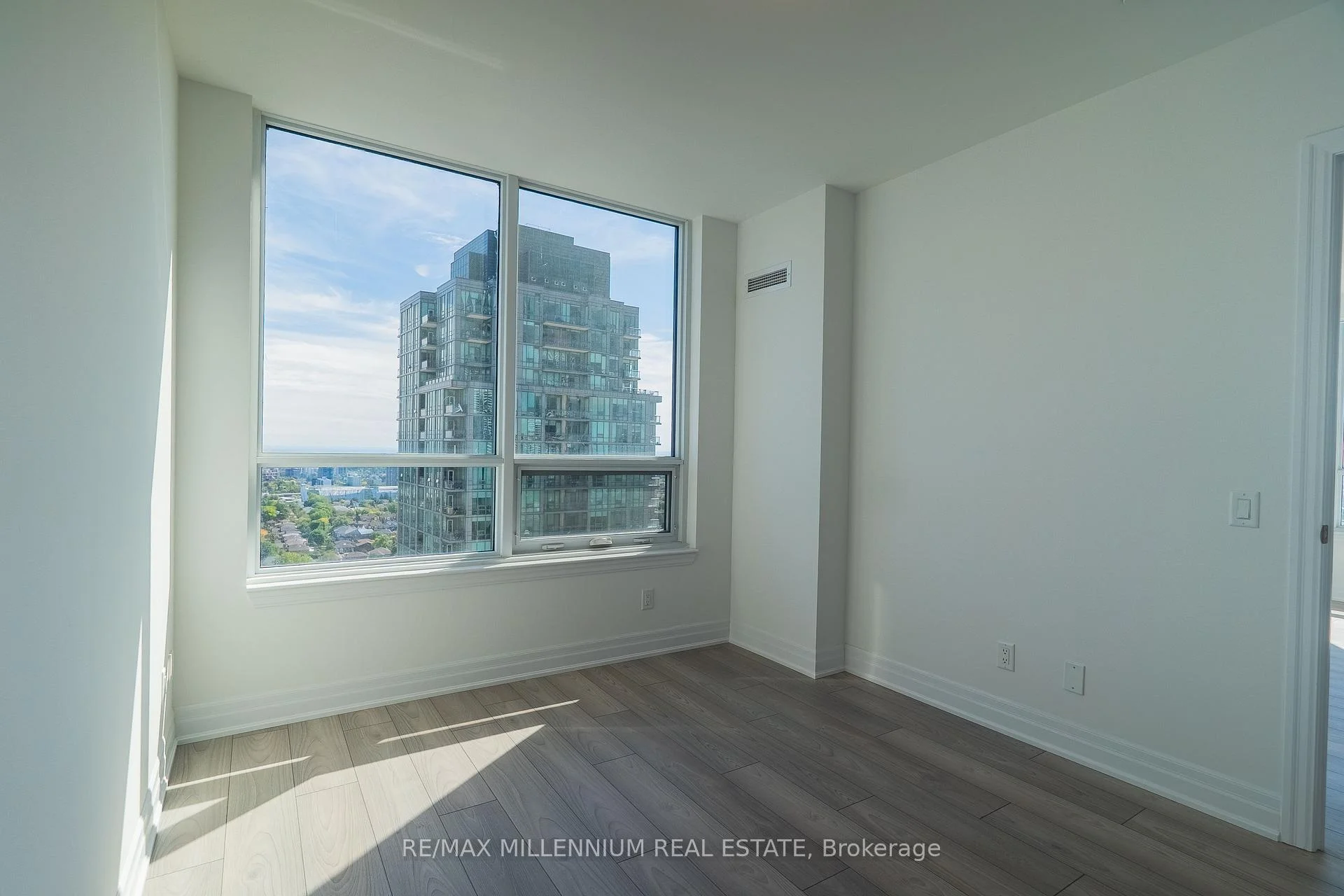 Photo 2 of Unit 2607, 36 Elm Drive W, Mississauga, Fairview — HOMEH