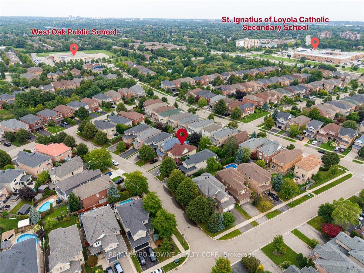Photo 4 of 1282 Parkhurst Drive, Oakville, West Oak Trails — HOMEH