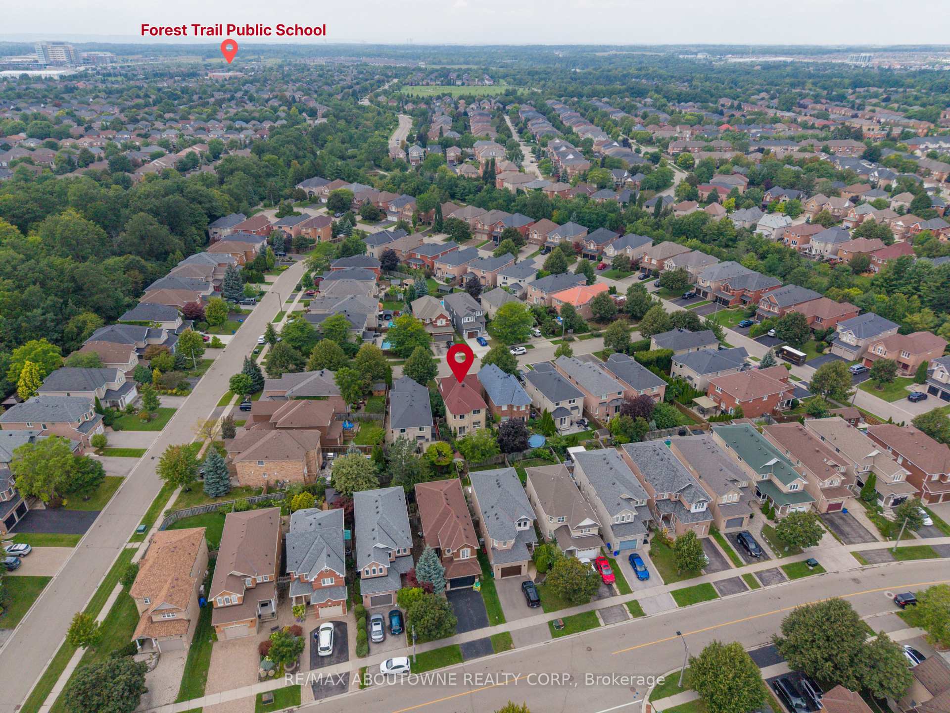 Photo 5 of 1282 Parkhurst Drive, Oakville, West Oak Trails — HOMEH