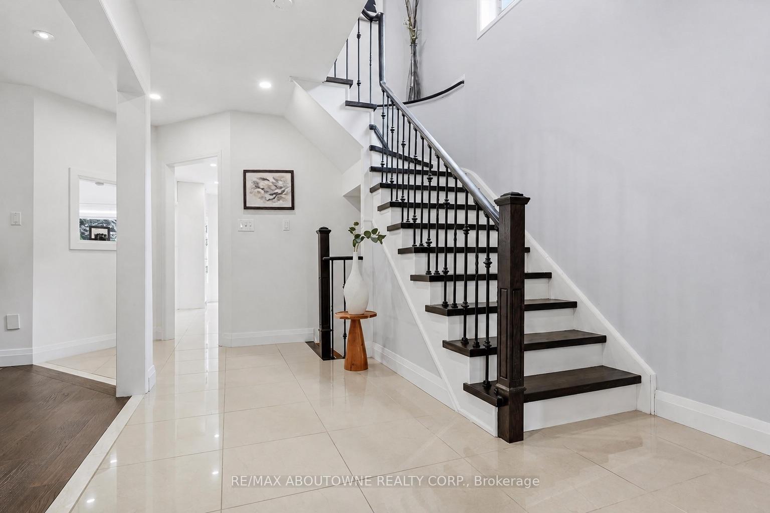 Photo 11 of 1282 Parkhurst Drive, Oakville, West Oak Trails — HOMEH