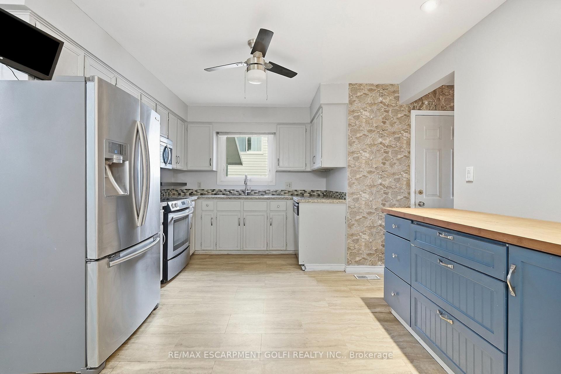 Photo 5 of 7814 Donlee Drive, Niagara Falls, Ascot — HOMEH