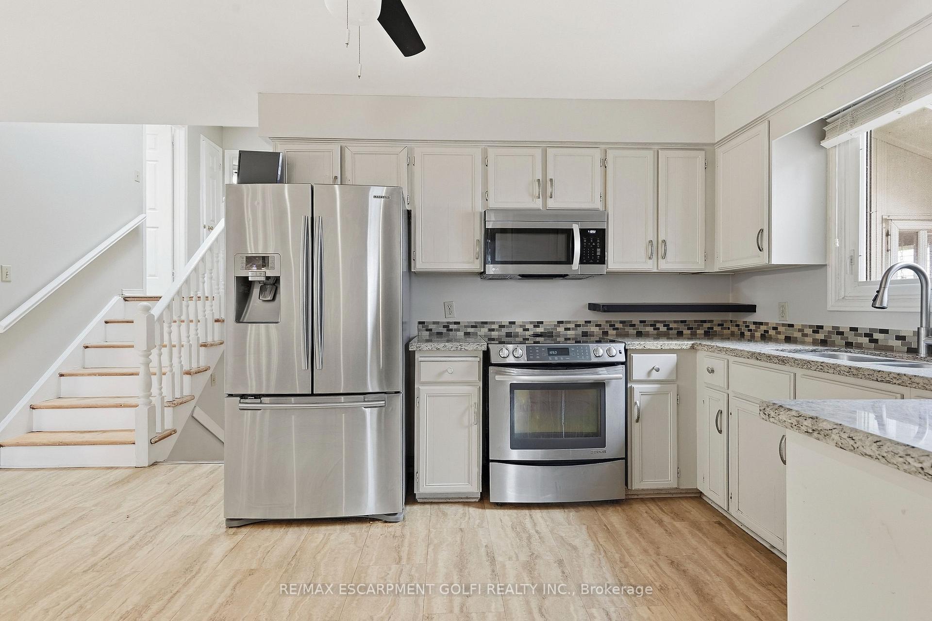Photo 6 of 7814 Donlee Drive, Niagara Falls, Ascot — HOMEH