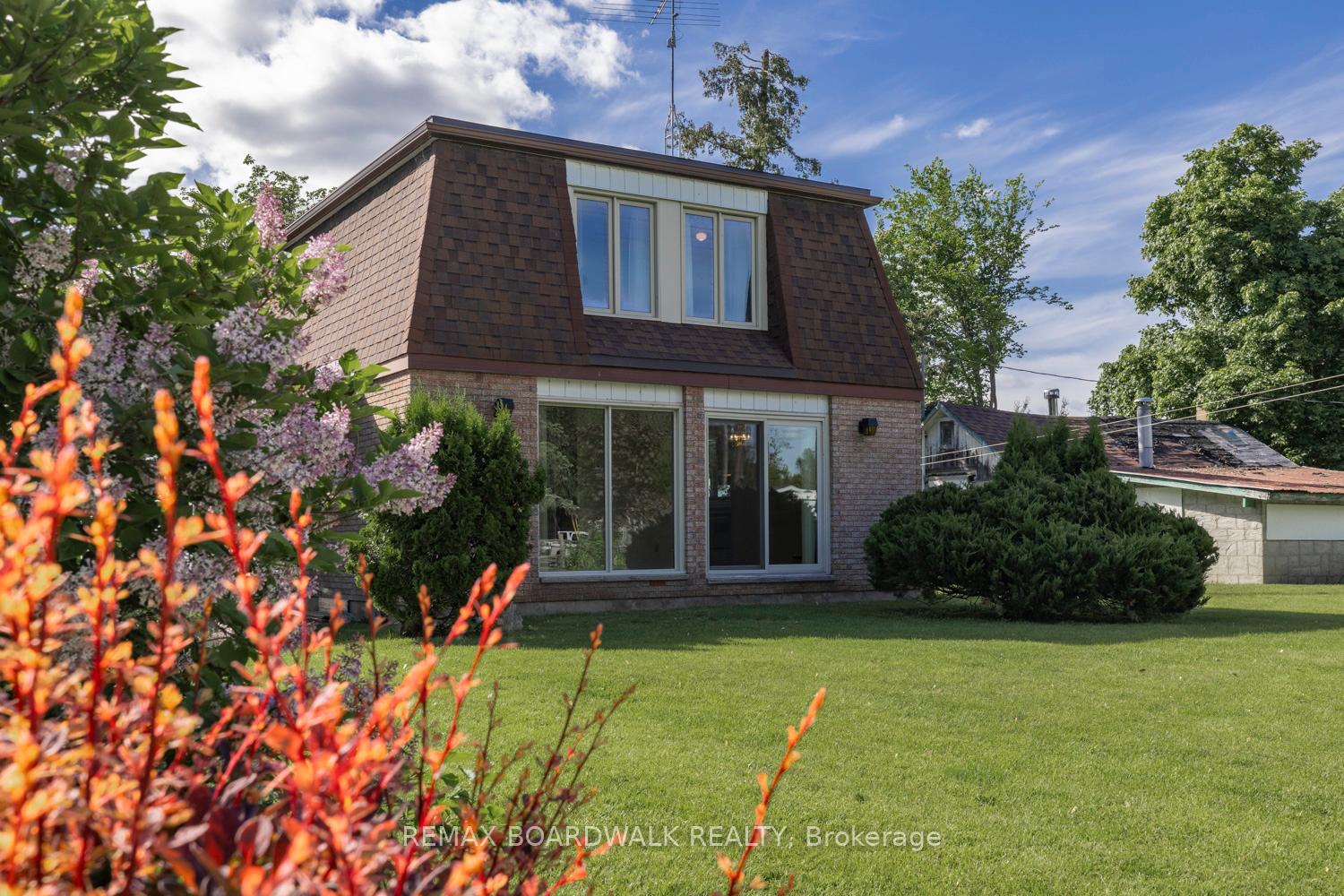Photo 2 of 104 Avenue 4a, Beckwith, Beckwith Twp — HOMEH