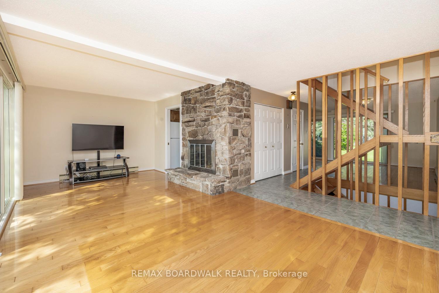 Photo 11 of 104 Avenue 4a, Beckwith, Beckwith Twp — HOMEH