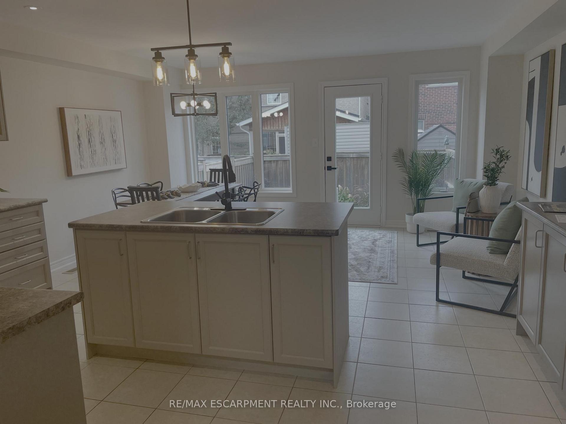 Photo 7 of 123 Skinner Road, Hamilton, Waterdown — HOMEH